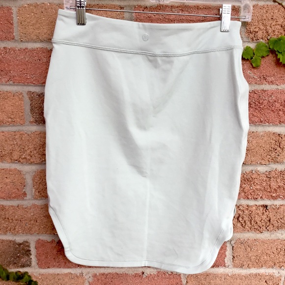 NWOT Lululemon City Skirt in Minty Grey Size 6 - Picture 7 of 10